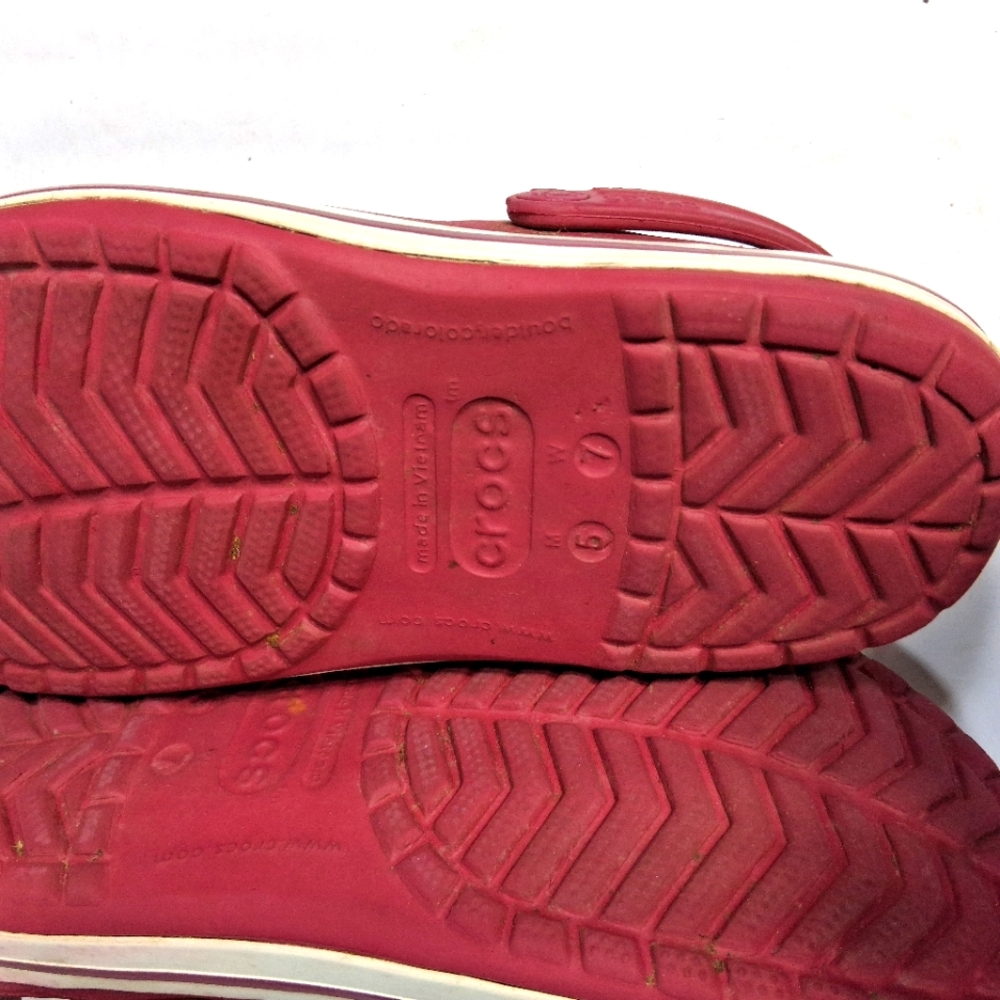 Unisex Men's 5 Women's 7 Burgundy Barbiecore Croc's Clogs with White Accents - Picture 6 of 9